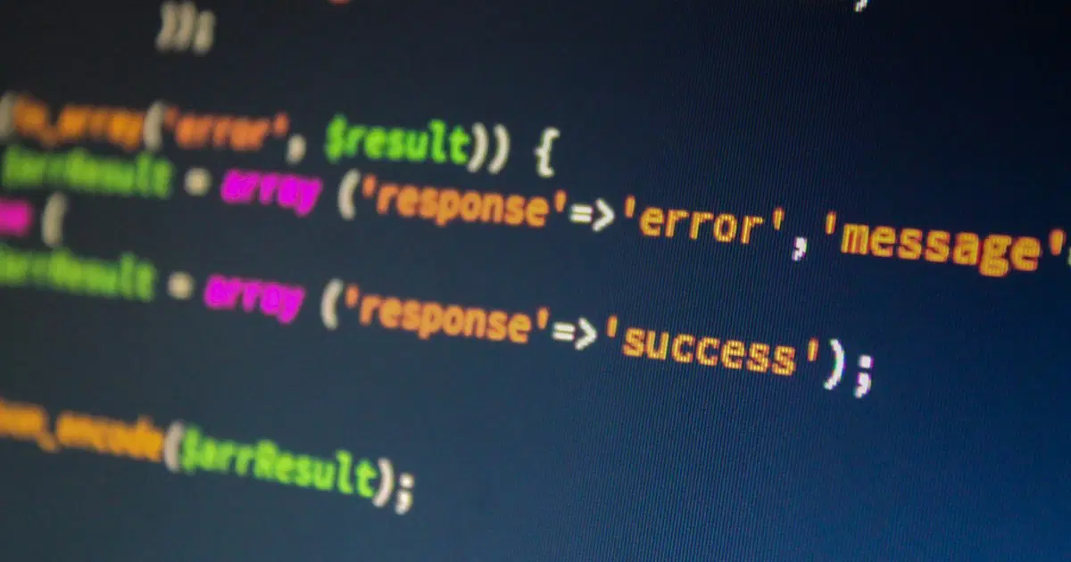 Bilişim Eğitimleri Ve Teknoloji