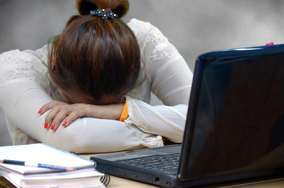 Çok Çalışıp Az Maaş Almak