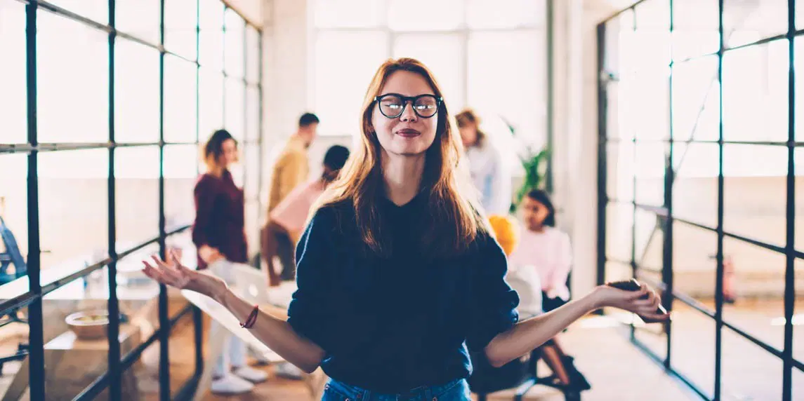 Lider, Aydınlığa İhtiyacı olan Toplumun Mihenk Taşıdır