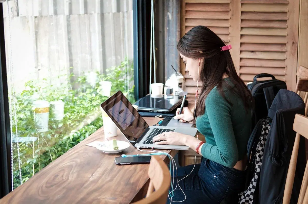 Online Eğitim Krize Çözüm Olabilir mi?