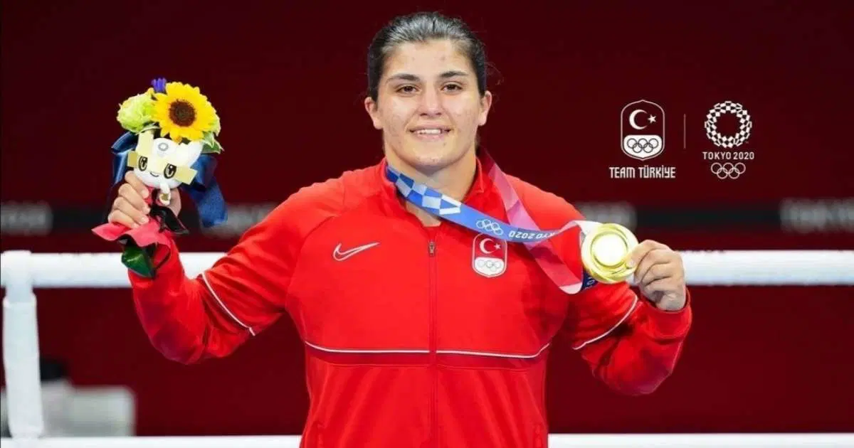 Tarihe Geçen Şampiyon Boksör Busenaz Sürmeneli