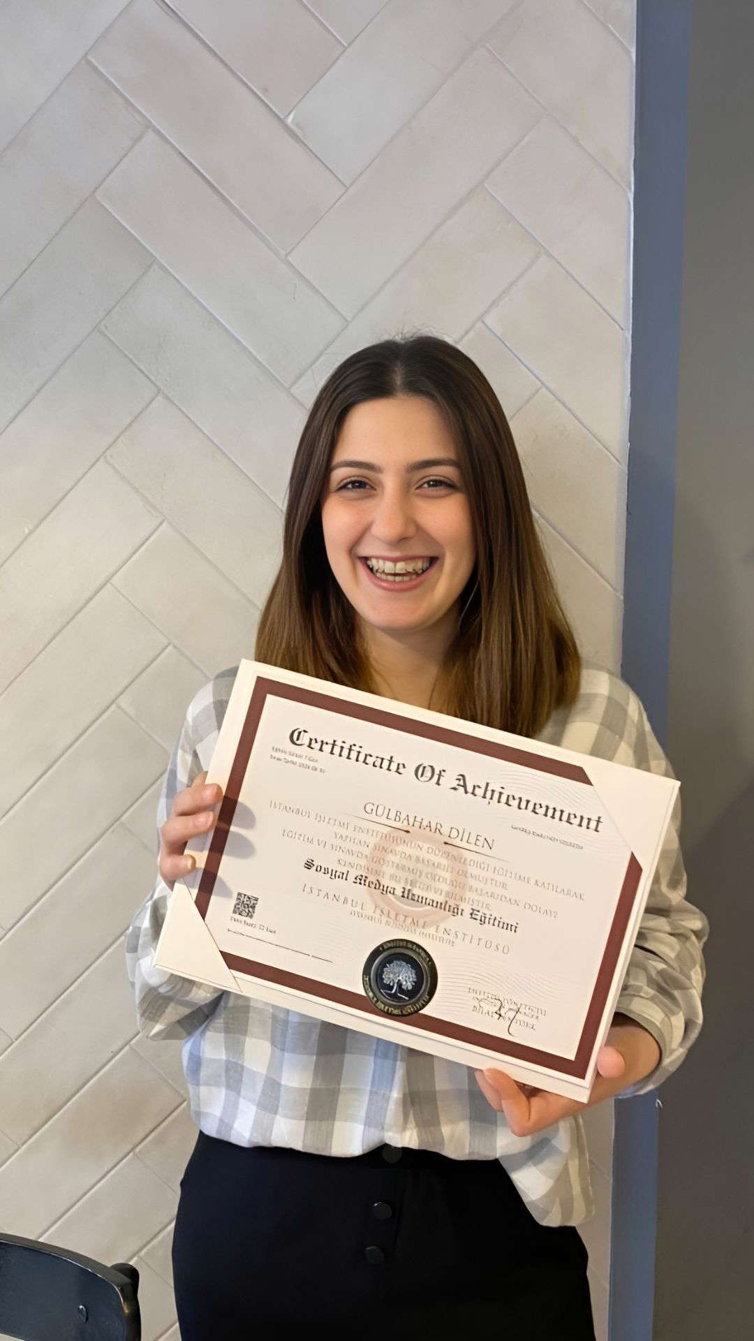 Internationally valid professional certificate sample - EU approved digital and printed certificate example 12