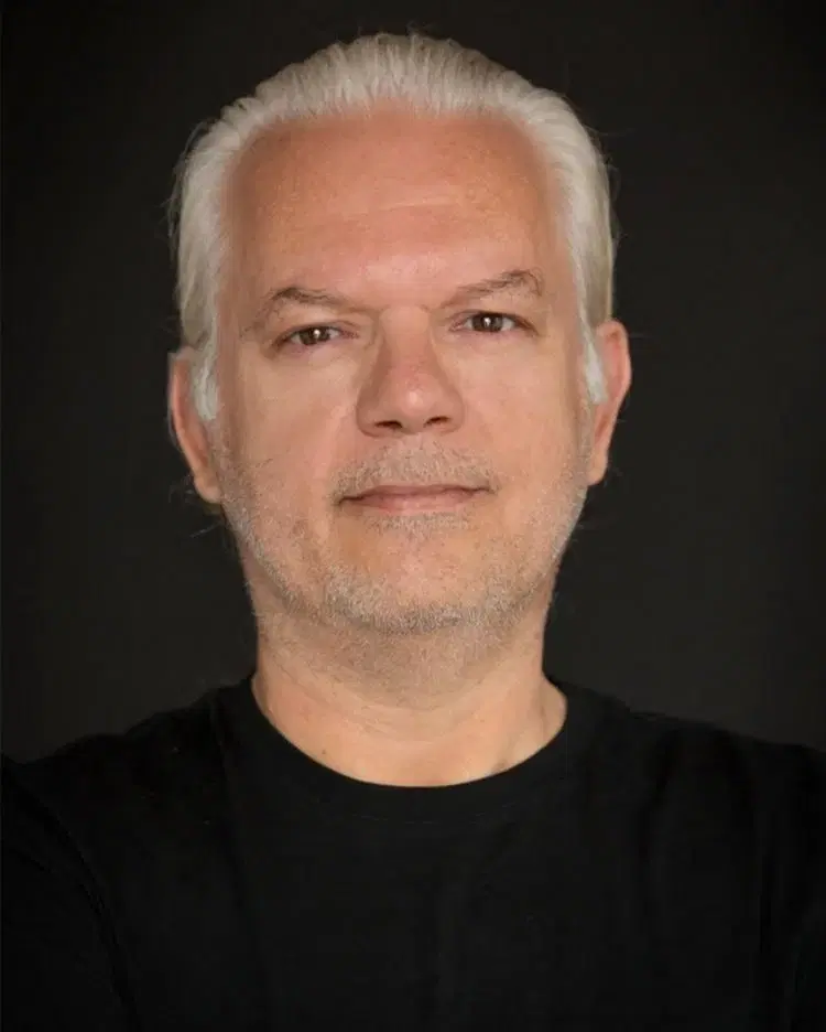 Raşit Çelikezer Yönetmen/Senarist/Yapımcı